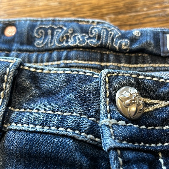 😍👖HP👖😍Miss Me Signature Bootcut Jeans - Picture 3 of 8